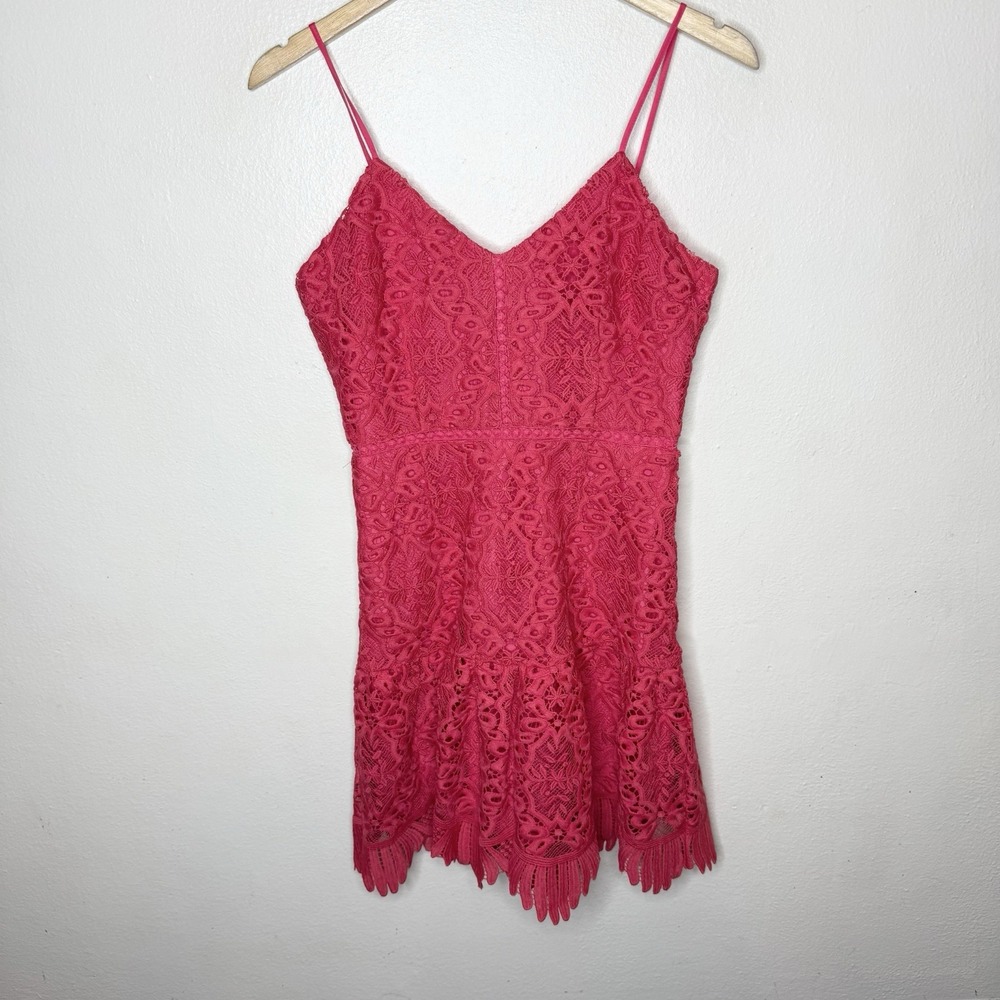 New BB Dakota Party Has Arrived Scalloped Lace Dress RSVP Women's 2‎ Coral Pink